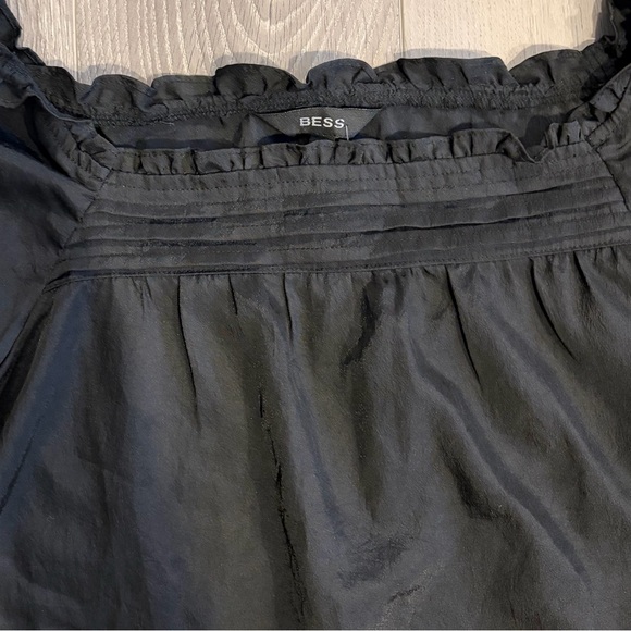 BESS Long Sleeve Ruffle Top size Small - Picture 2 of 8